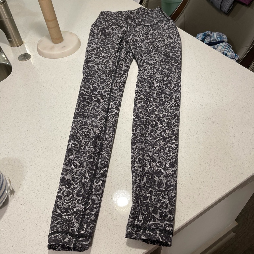 Lululemon tights